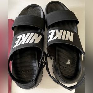 NIKE Women's Tanjun Sport Sandals